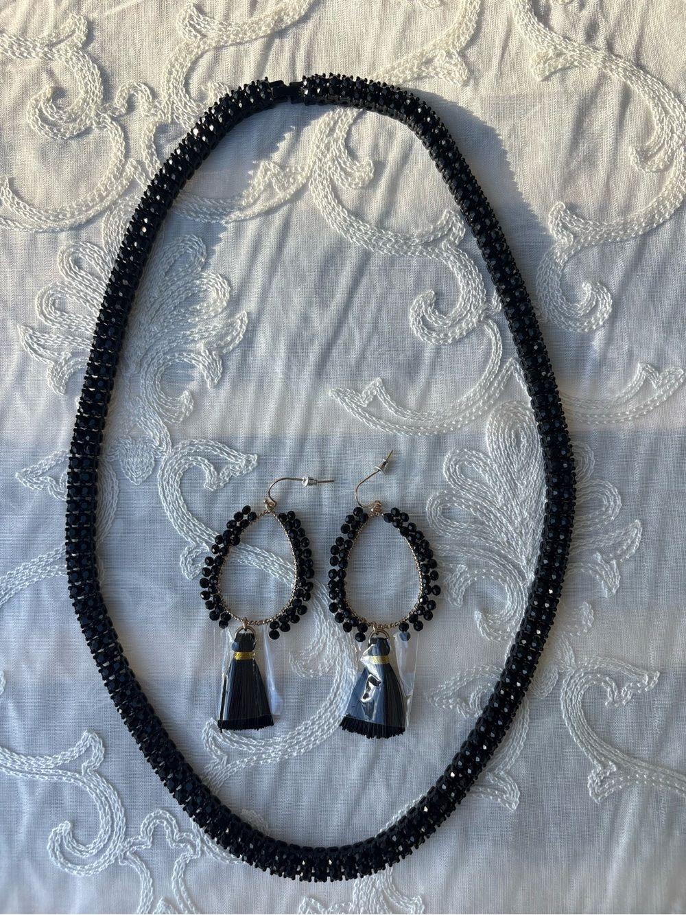 Stunning 2-piece black crystal jewelry bundle